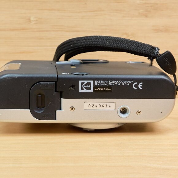 Kodak EasyLoad 35 KE30 Zoom Point And Shot 35mm Film Camera - Picture 8 of 8